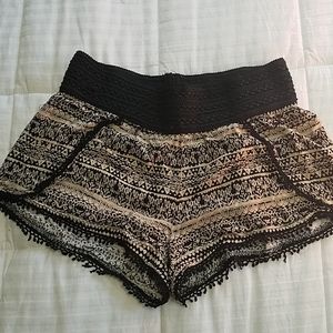 Elastic waist shorts